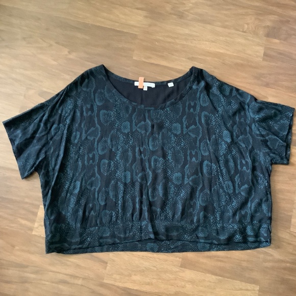 Bella Luxx Los Angeles short sleeves Tshirt blouse - Picture 2 of 8